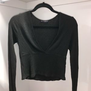 Women’s black long sleeve crop top